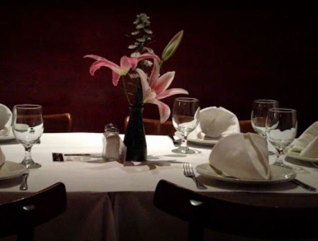 La Esquina dining experience